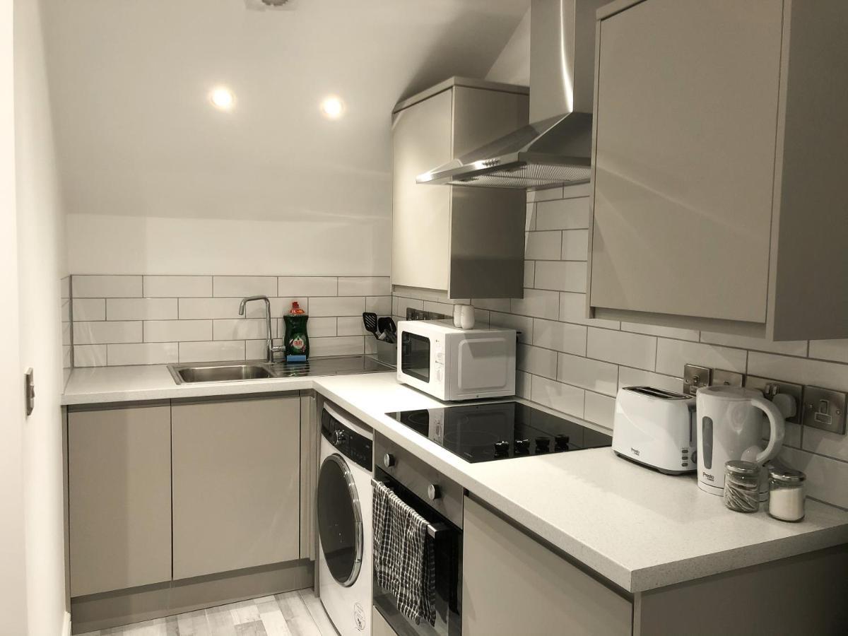 10Min To City - Free Parking - Private Studio - Contractor Friendly Manchester Esterno foto