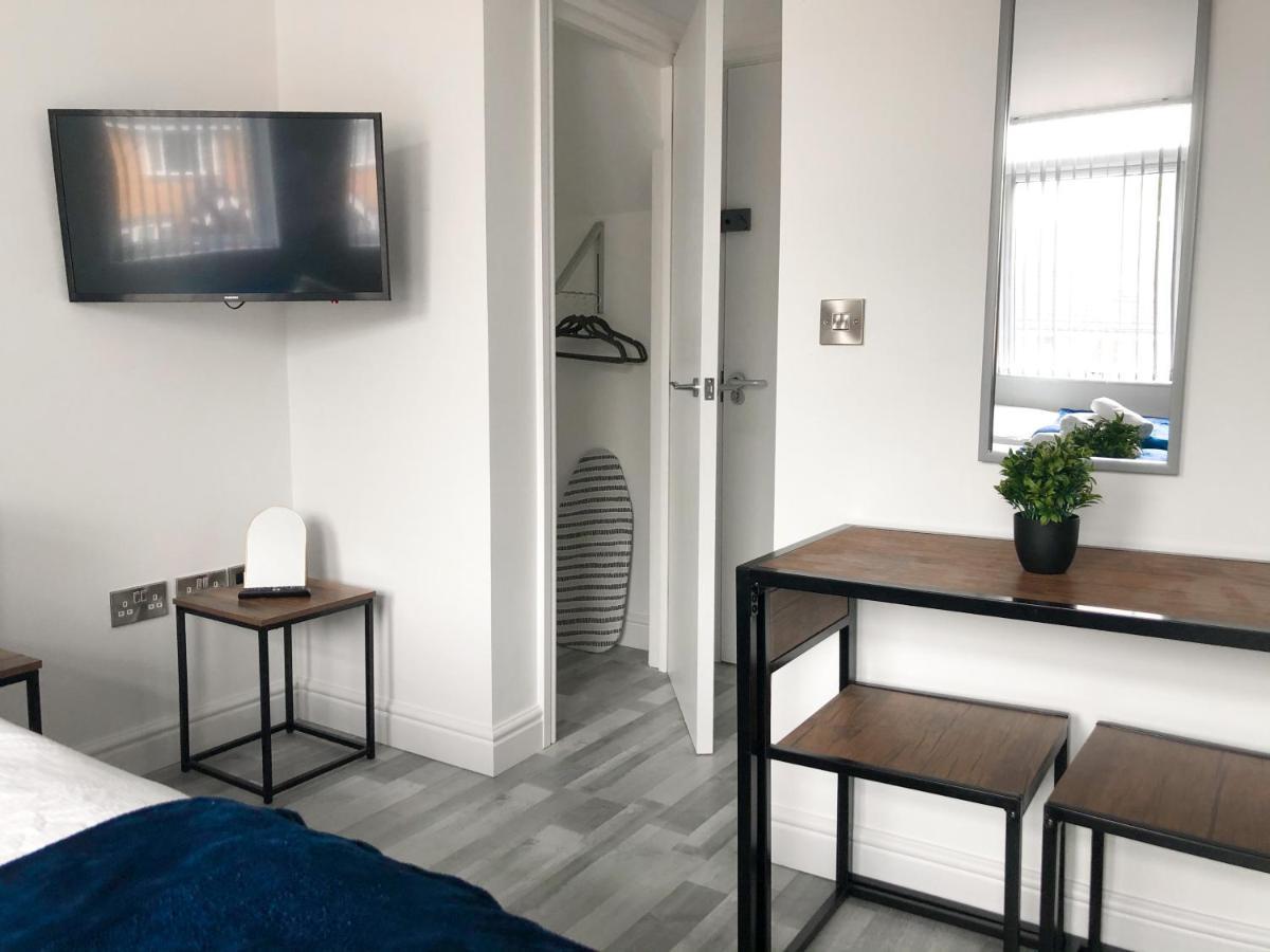 10Min To City - Free Parking - Private Studio - Contractor Friendly Manchester Esterno foto