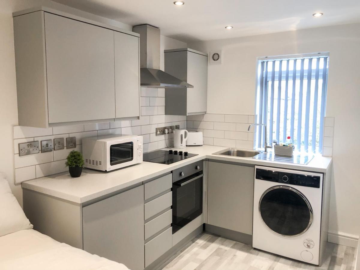 10Min To City - Free Parking - Private Studio - Contractor Friendly Manchester Esterno foto